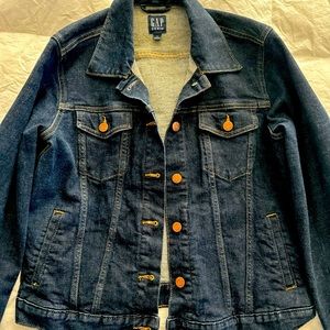 Women’s Gap denim trucker style jacket. Size medium.